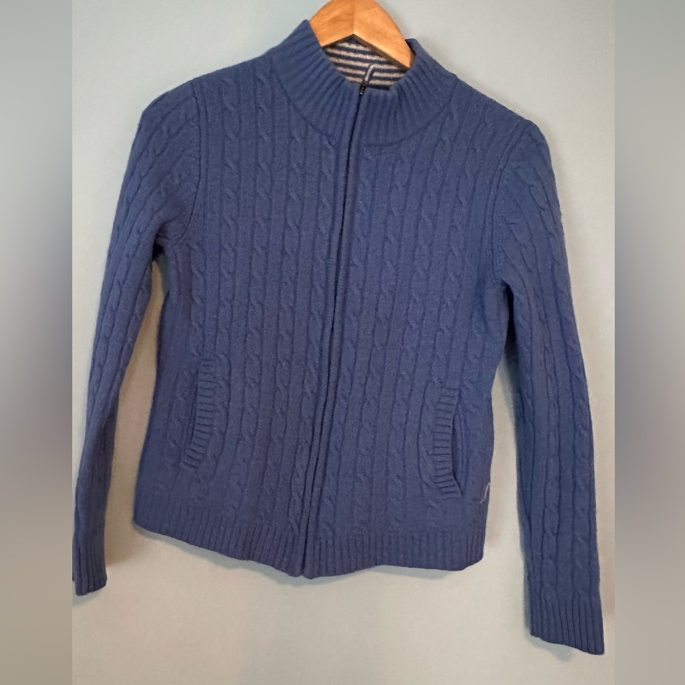 Jones New York Signature sweater !!